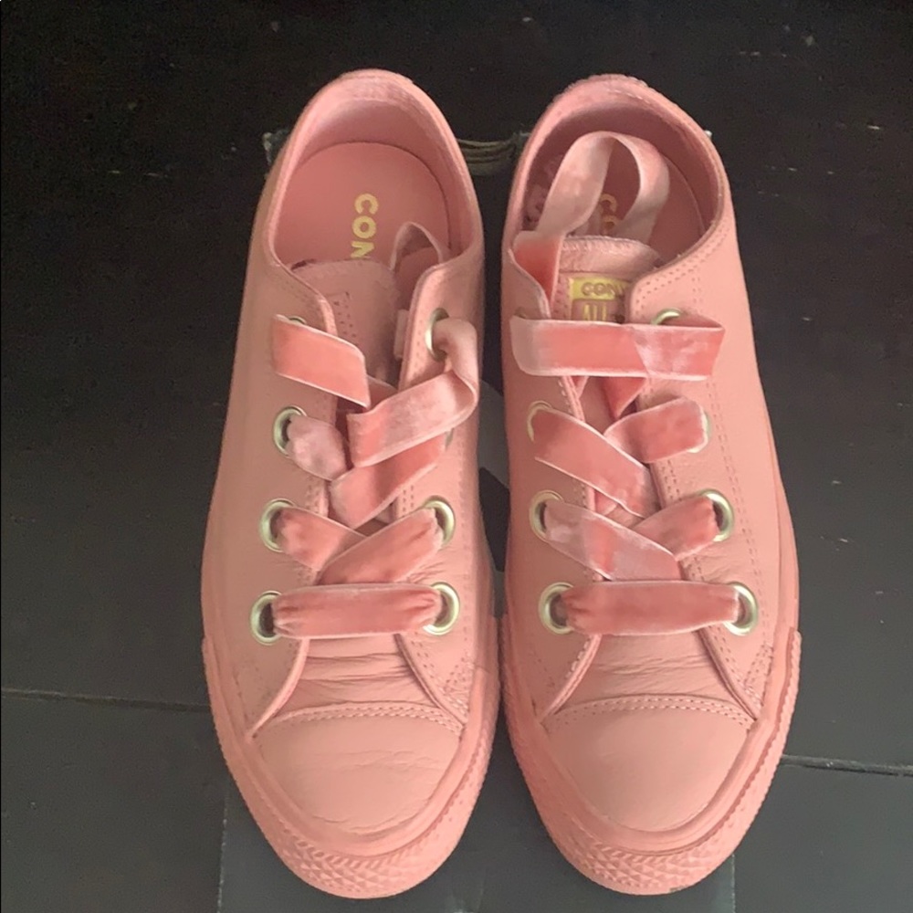 All pastel pink converse